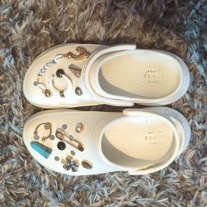 Platform Crocs with jibits